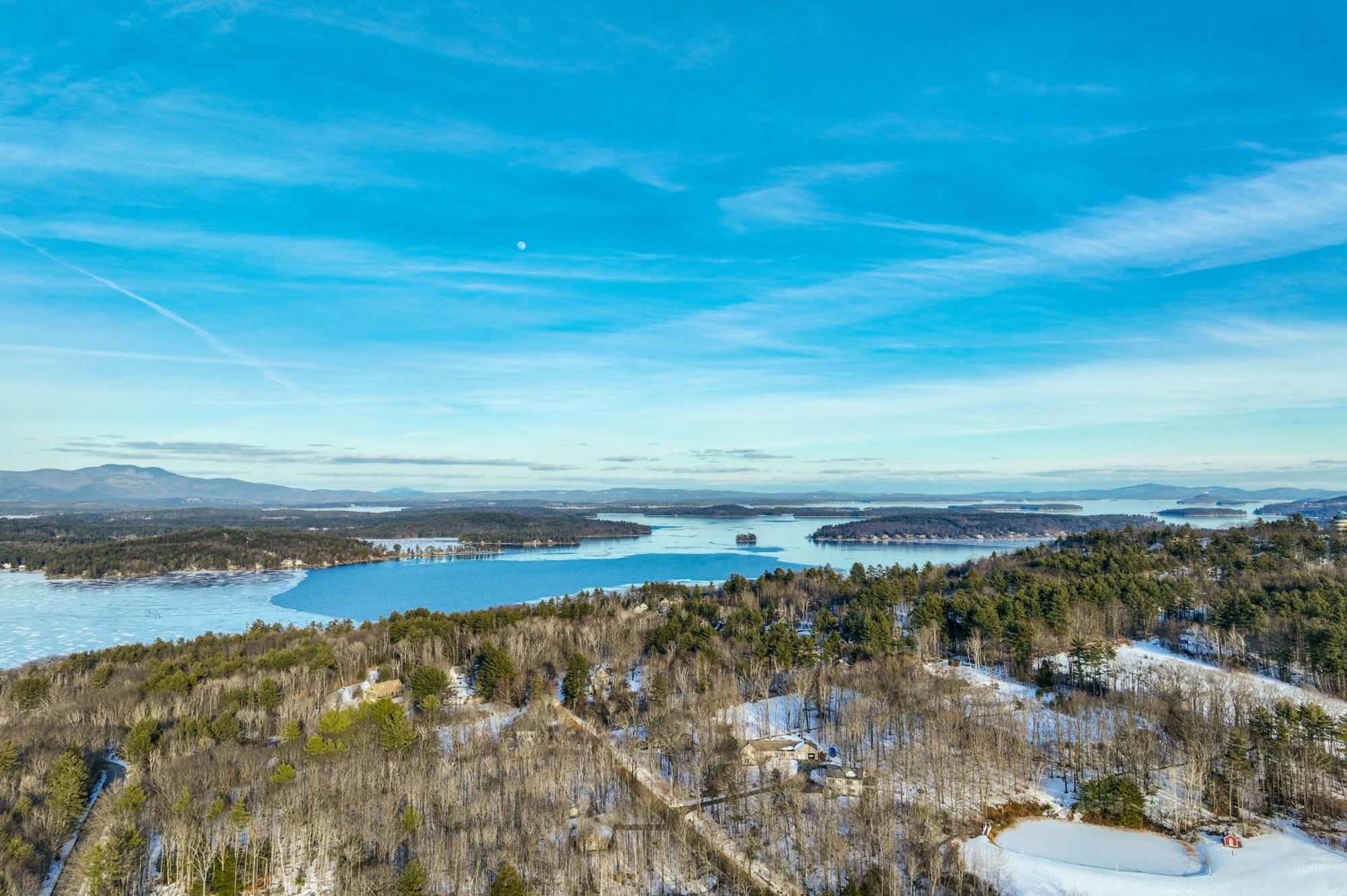 Appartamento Cozy Laconia Studio With Pool Access - 2 Mi To Lake! Esterno foto